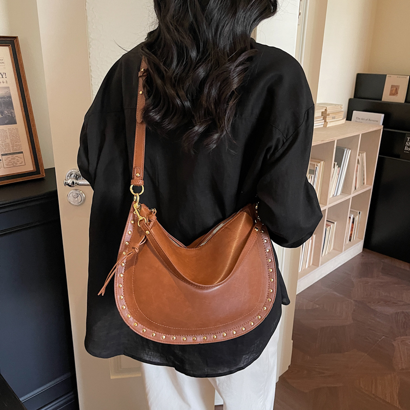 Vsper Retro Studded Underarm S - đánh giá và giá Luxury Quilted Bags