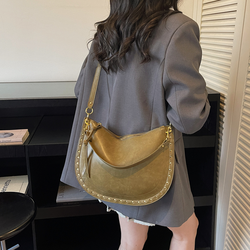 Vsper Retro Studded Underarm S - đánh giá và giá Luxury Quilted Bags